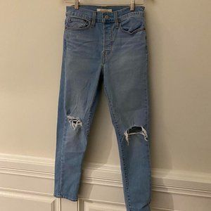 Levi's WEDGIE SKINNY jeans with knee rips